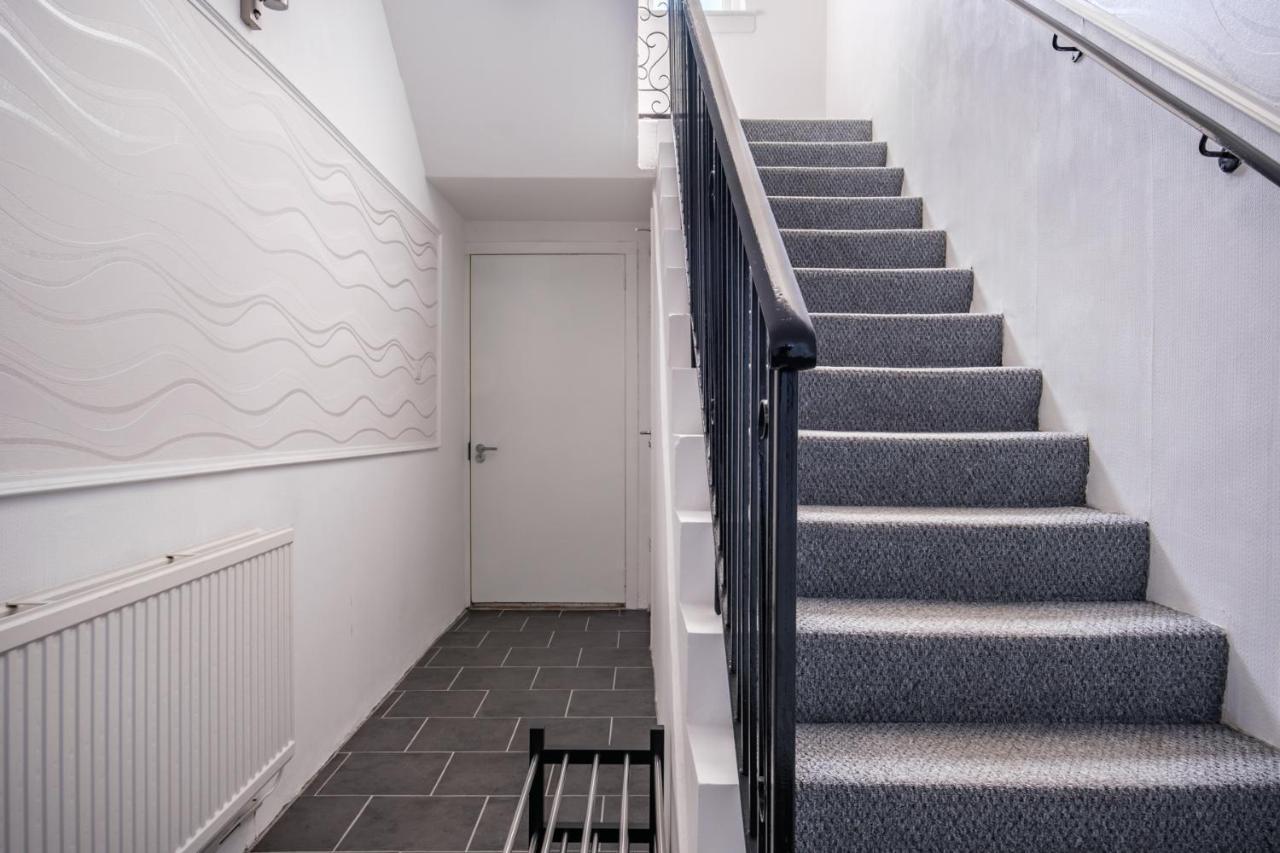 The Douglas - Spacious 2 Bed In Apartment
