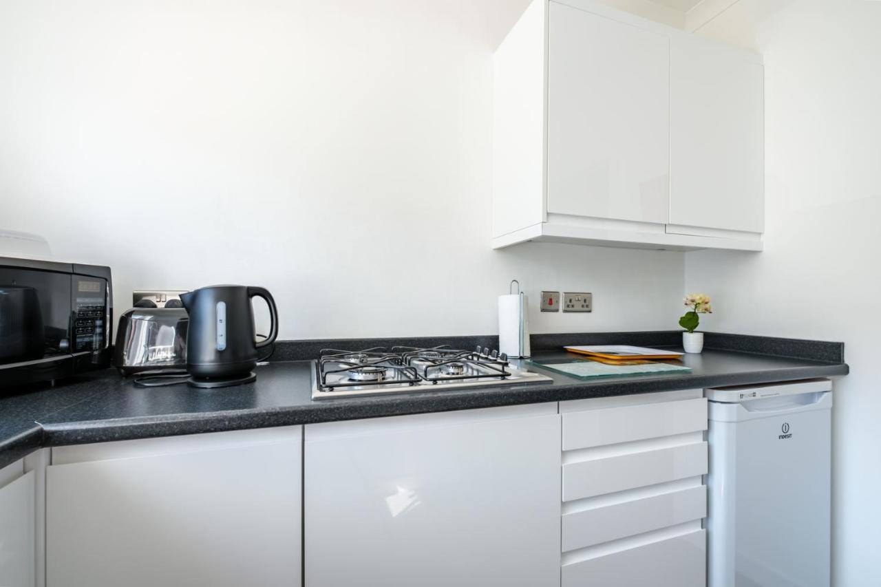 The Douglas - Spacious 2 Bed In Apartment *