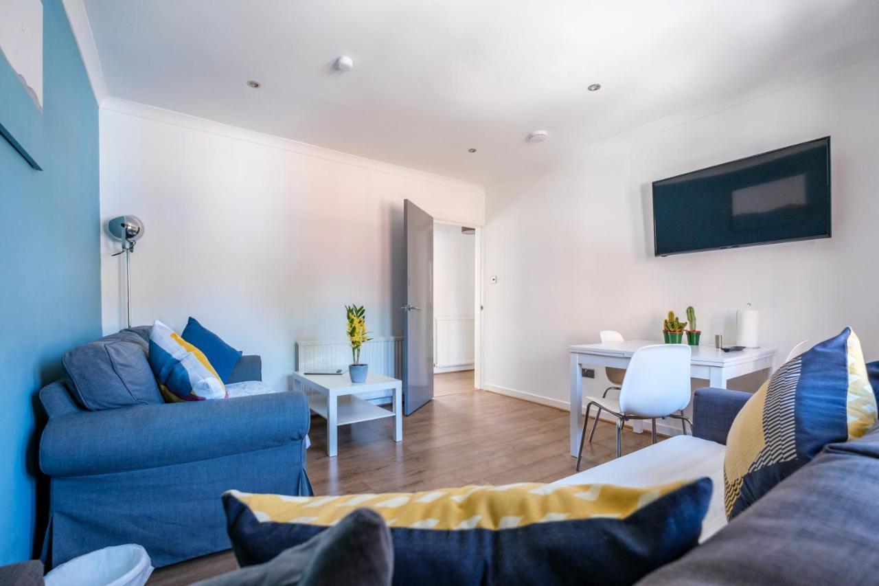 The Douglas - Spacious 2 Bed In Apartment *