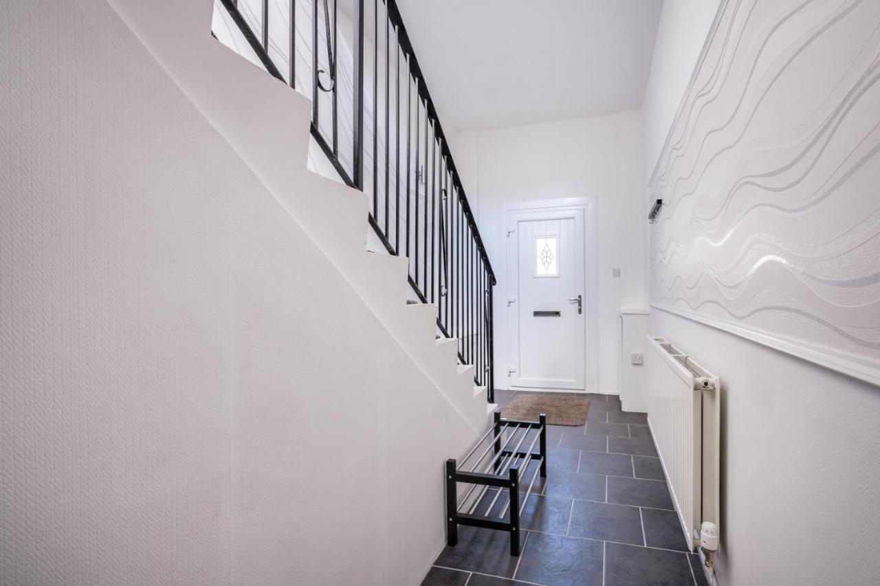 The Douglas - Spacious 2 Bed In Apartment *