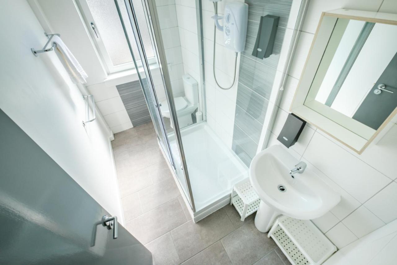 The Douglas - Spacious 2 Bed In Apartment *